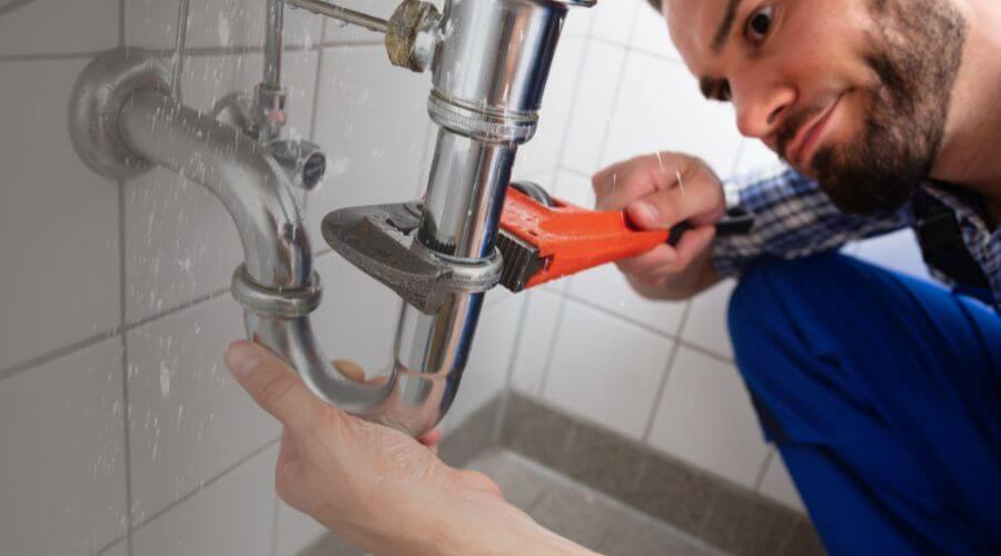 Professional same day plumber services in Redford, MI